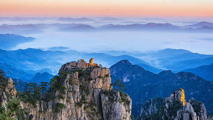 黃山奇石中的獅子搶球是什么樣的